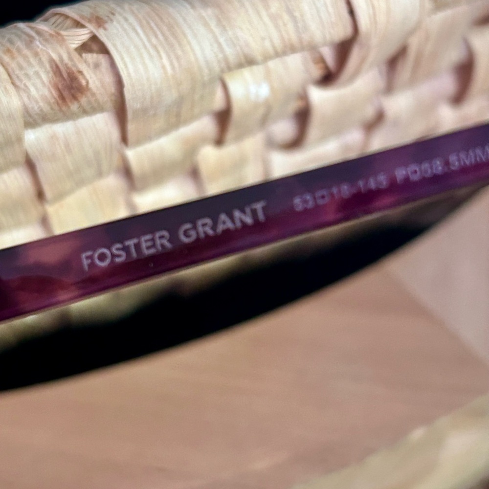Foster Grant Bifocal +2 Sunglasses - Picture 4 of 6